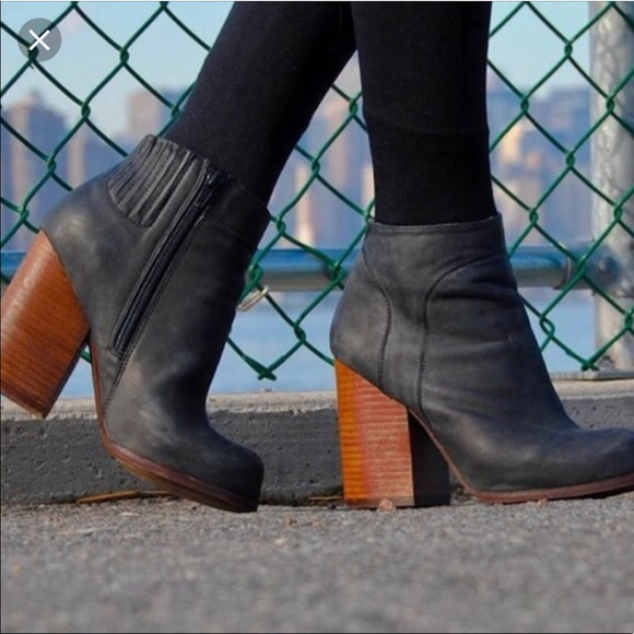 Jeffrey Campbell Shoes - Jeffrey Campbell Hanger Booties, Black leather